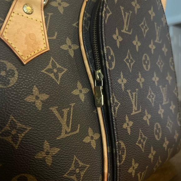 Authentic Louis Vuitton - Picture 8 of 10